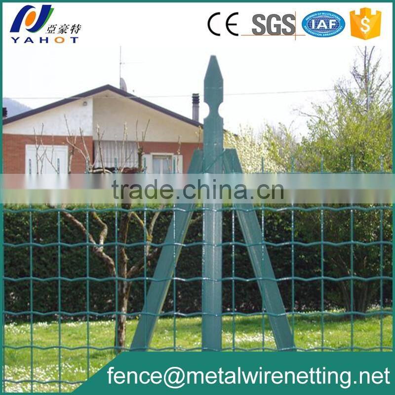 American Shape T Fence Post