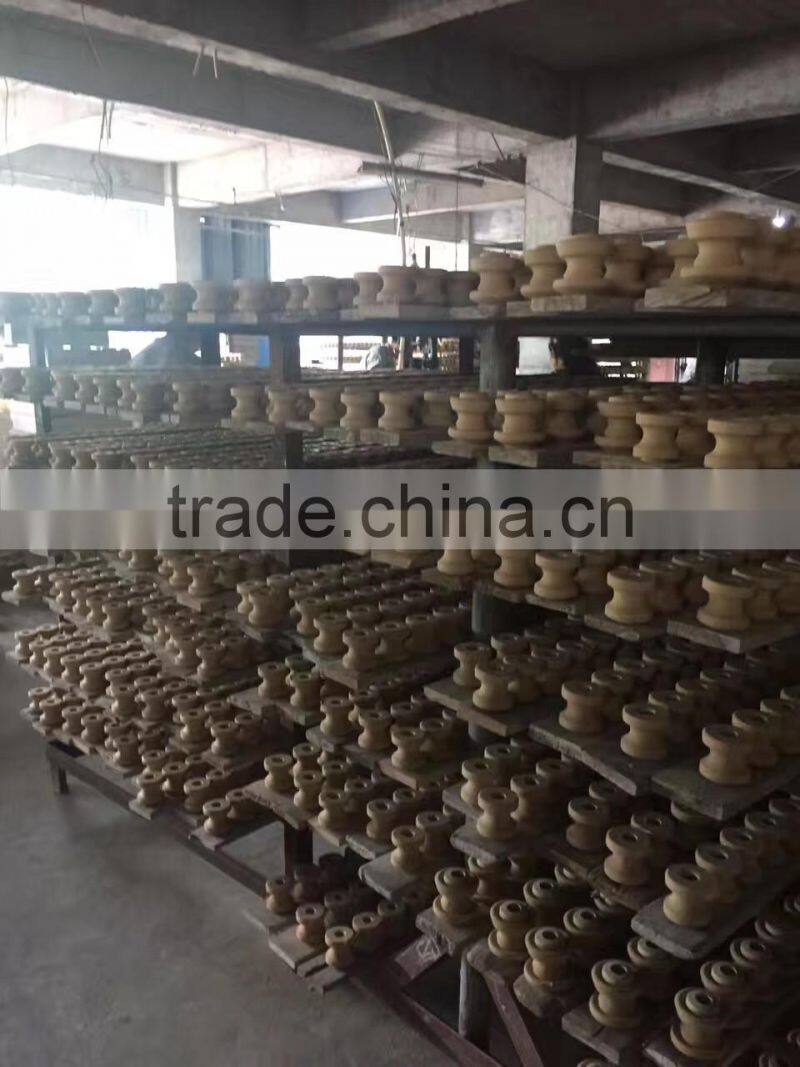 low price inventory porcelain electric fence shackle insulator F-2