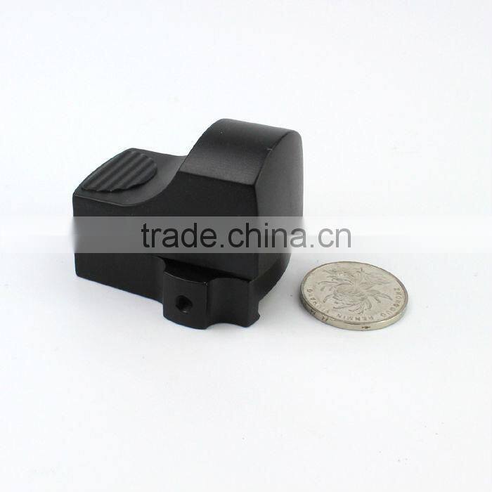 Super compact red dot sight with light sensor control switch