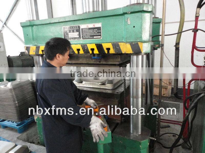 pig feeder dispenser 70L