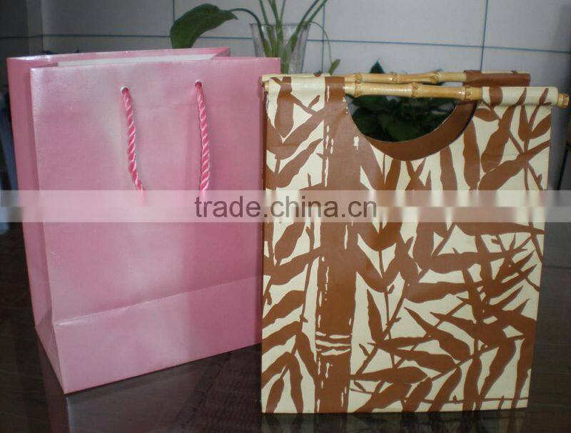 2013 hotselling and eco-friendly paper gift bag with different sizes/shanghai factory gift packaging bag