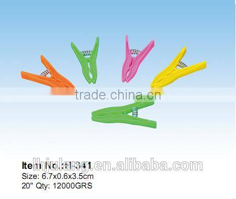 Plastic clothes Pegs