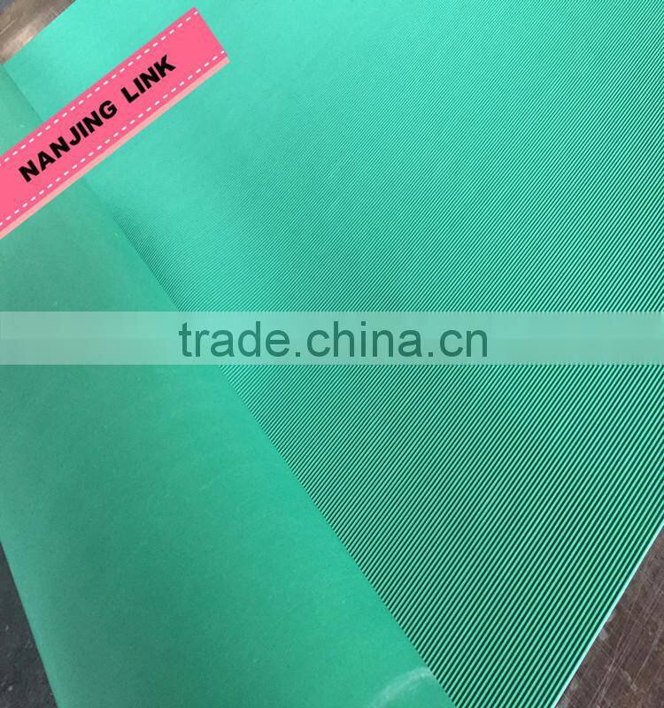 Green color non slip rubber matting rolls for workshop and wet areas