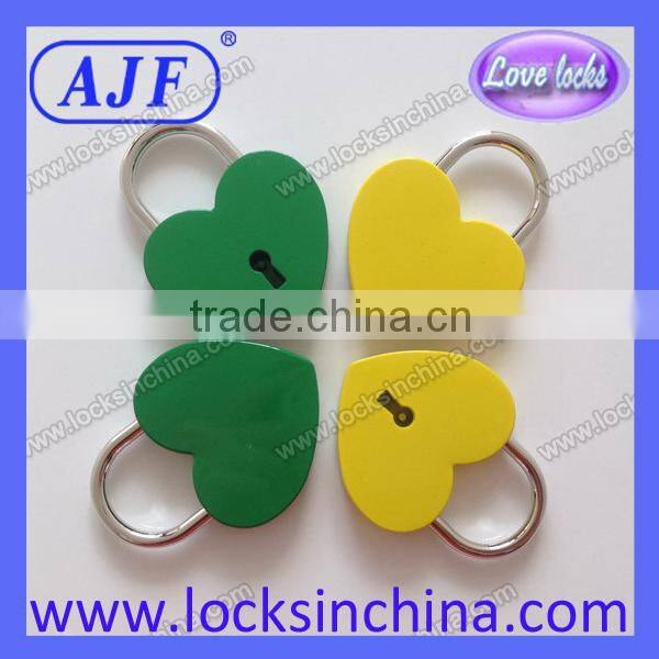 AJF TUV TEST PASSED Top quality and hot sale high polished metal Love lock or padlock in heart shape with engraving names