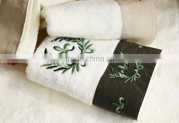 towels set with lace