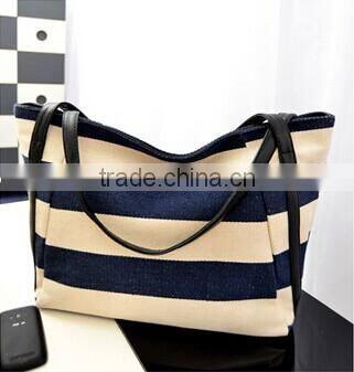 The navy wind stripe canvas bag