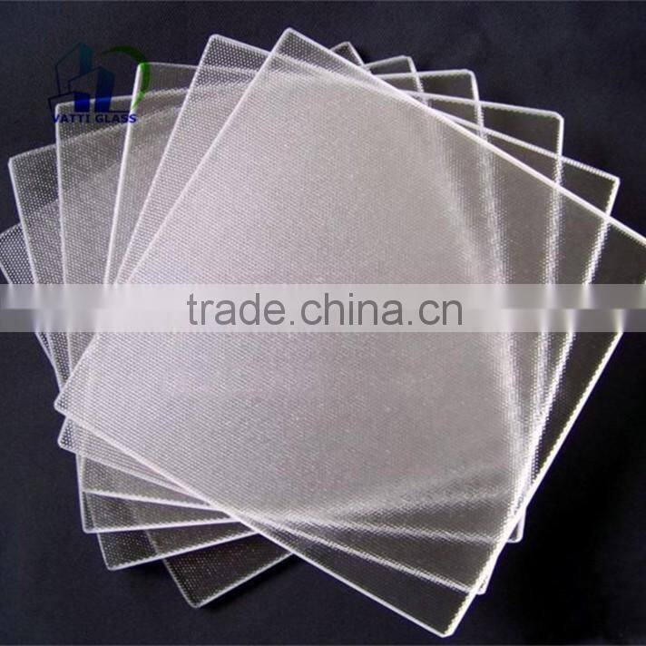 High transmittance anti reflective tempered low-iron patterned glass with round edge for solar panel
