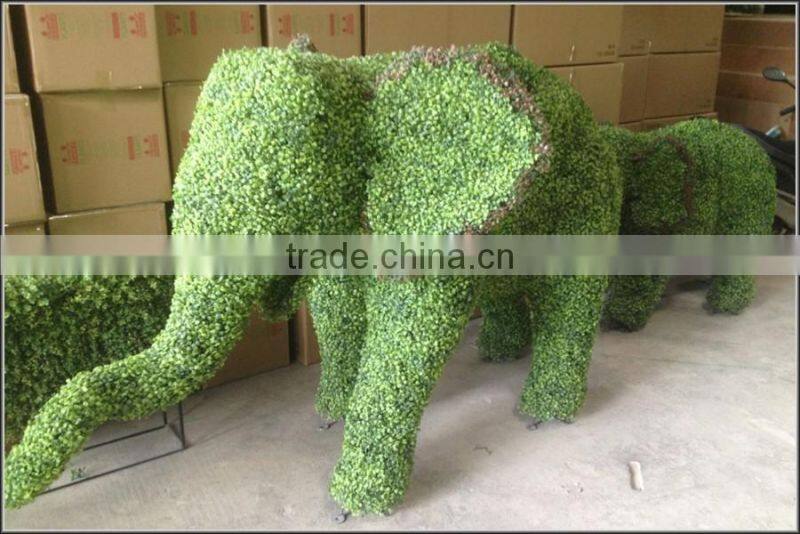 artificial animal topiary artwork