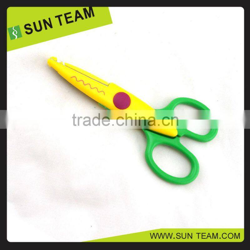 CS004A 5-1/4" New plastic handle paper cutting lace scissors
