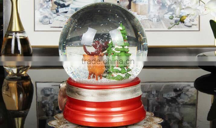 Hot selling Creative Home decoration snow globe Christmas snow globe