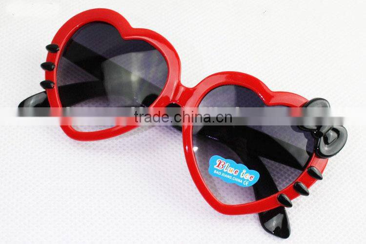 2015 New Style Heart-shaped Glasses Kids Sun Glasses Fashionable Glasses Plastic Sunglasses
