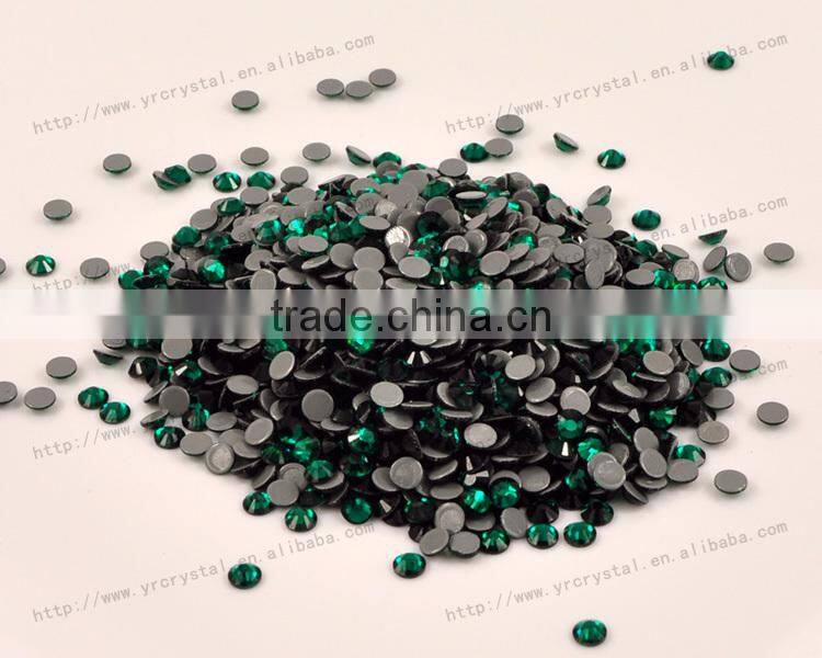 Round shape emerald color with silver foiling rhinestones flat back hot fix