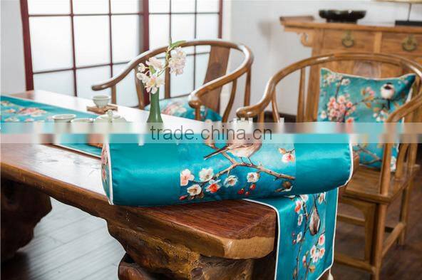 Chinese Style Flower-And-Bird Printed Polyester Table Runner