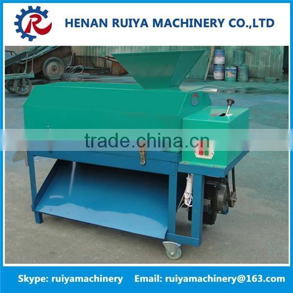 Green walnut peeling and washing machine