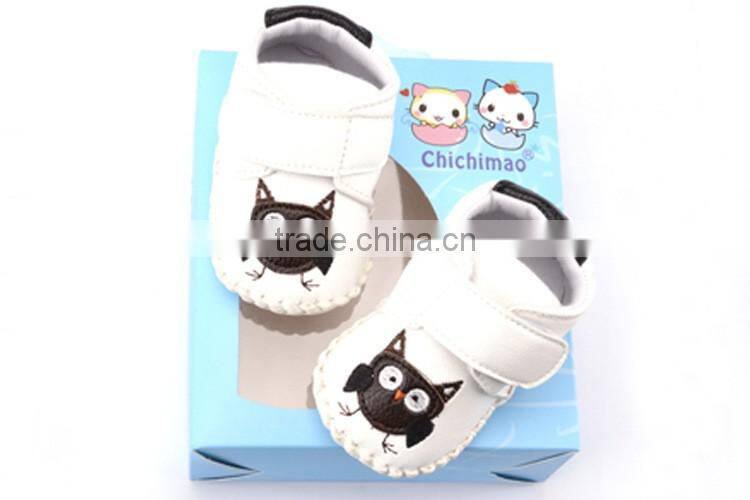 2016 new arrival baby shoes animal embroidered leather baby sport shoes