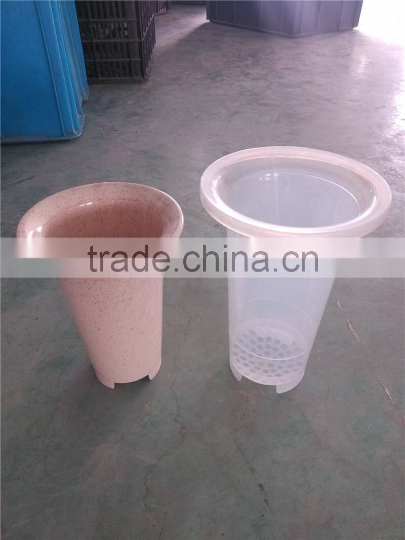 Round Plastic Flower Pot