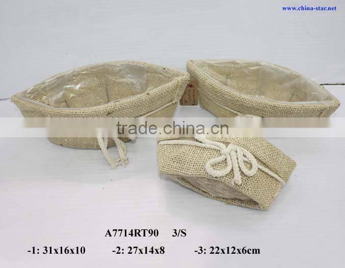 empty gift basket jute