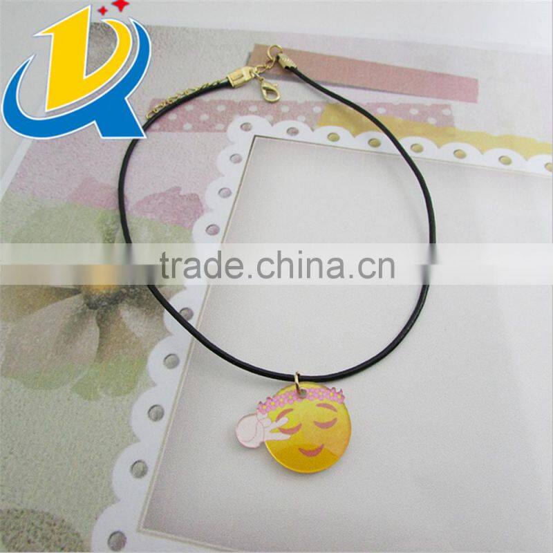 Emoji 30cm chain custom plastic necklace with wholasale
