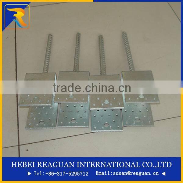 High quality U-form pole anchor for wood
