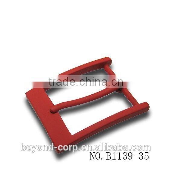 Red color-paint rubber effect matte painting pin belt buckle
