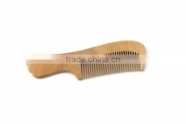 Handle with wooden beard hair comb