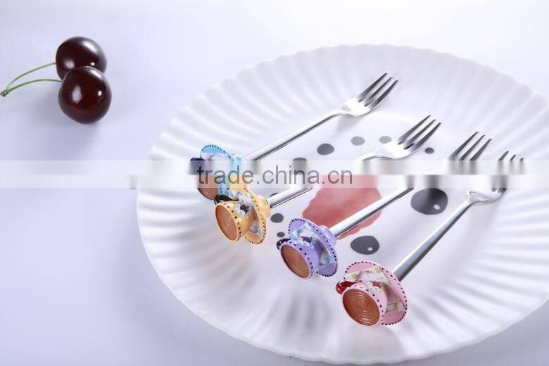 Fashion design high quality cake spoon and fork with gife box packing