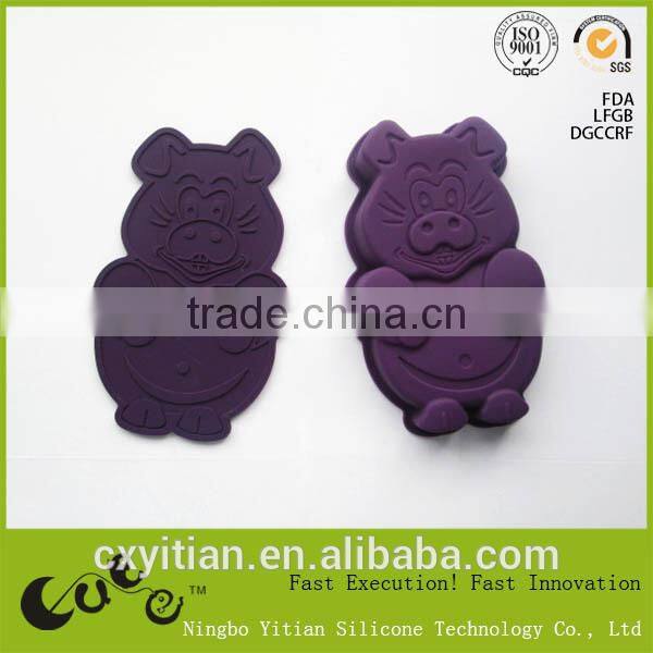 Heat resistant pig shape Anti slip silicon mat FDA food grade