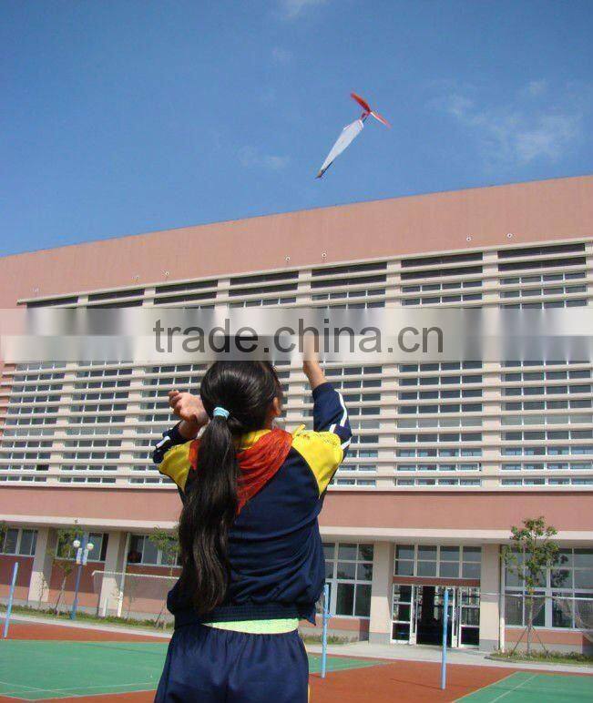 Clou Sea Rubber Powered Flying Toys Flying Spinning Toys