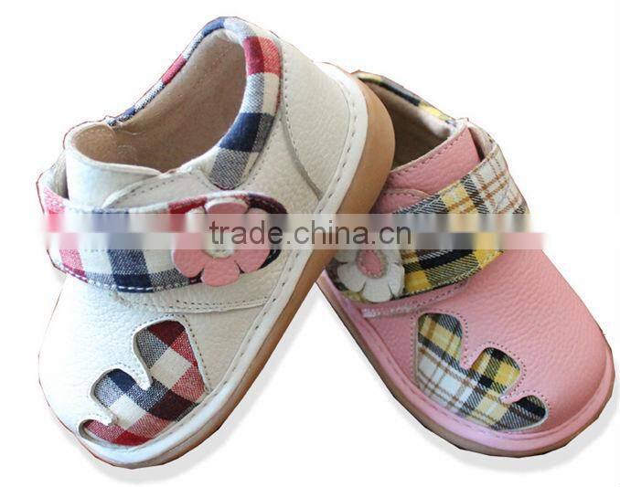 Fashion squeaky baby shoes for girls