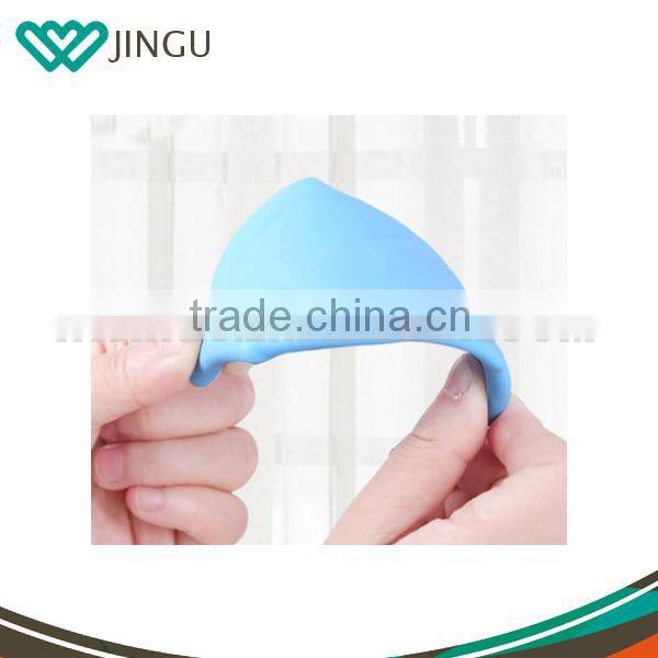 high quality Stocked Multifunction Leaves Shape collapsible Silicone Pocket Cup