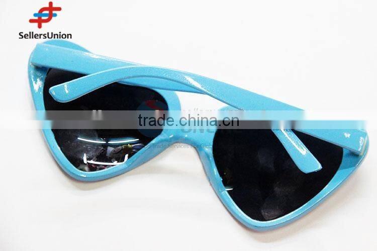 No.1 yiwu exporting commission agent wanted Hot Selling Heart Shaped Party Event Sunglasses