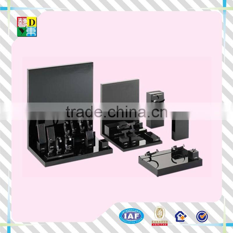 2015 modern design acrylic watch display stand /customized simple style acrylic watch display rack from China manufacturer