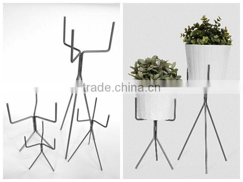 Modernly designed stainless steel glass pedestal set of 2 pot stand