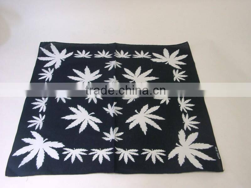 Hot selling screen printing leaf bandanas in black and white