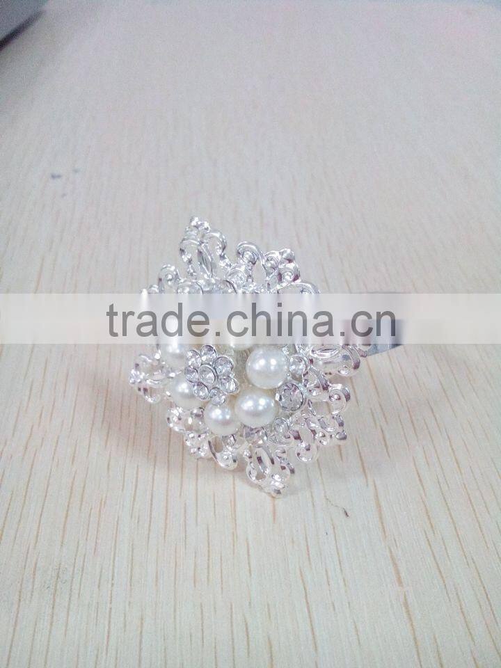 diamond and pearl napkin ring