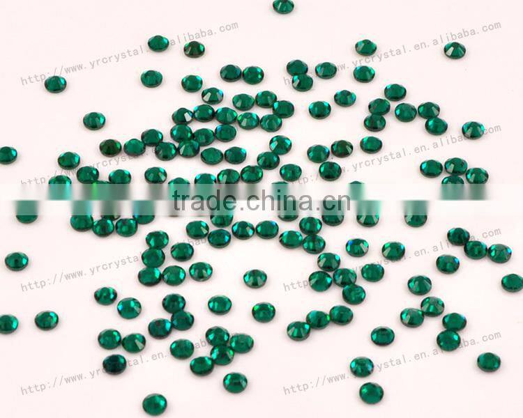Round shape emerald color with silver foiling rhinestones flat back hot fix