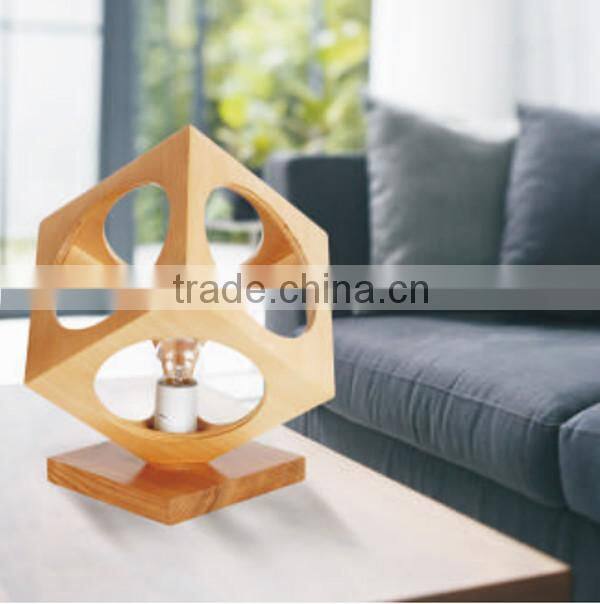 Fabric Shade Wooden Tripod Table Lamp/Hotel Bedroom Table Lamps