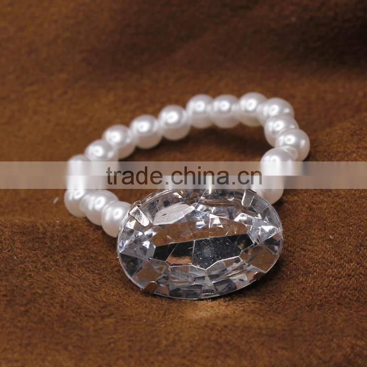 wholesale table decoration & accessories type plastic pearls beaded crystal napkin ring