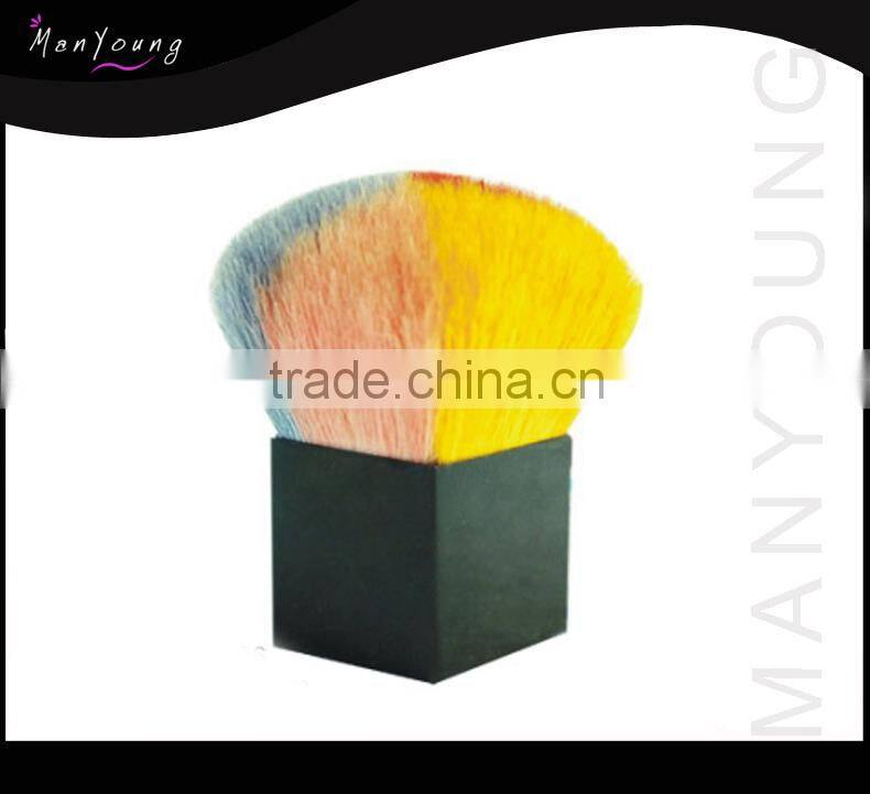 Retractable Kabuki Makeup Brush