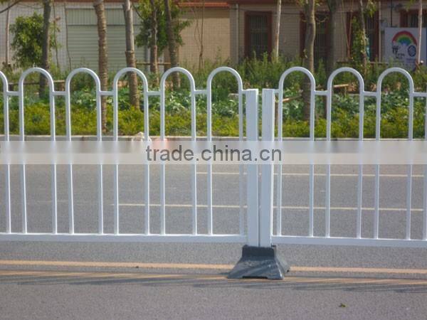 Transport facilities, highway guardrail electrostatic painting the road city zinc steel fence