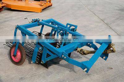 Automatic Walking Tractor Single-Row mini carrot harvester Harvesting Machine Low Price Work With Tractor 12-70kw