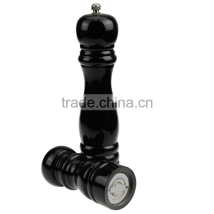 High quality manual black wooden pepper grinder