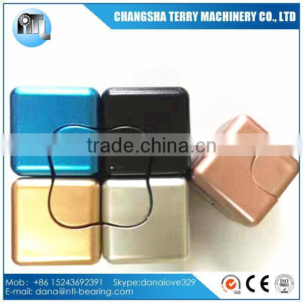 2017 new plastic magic cube spinner