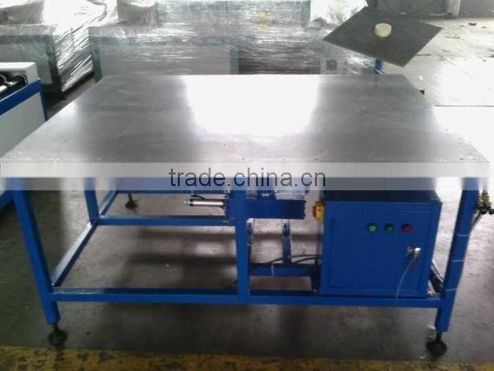 Horizontal Rubber Strip Glass Cover Table