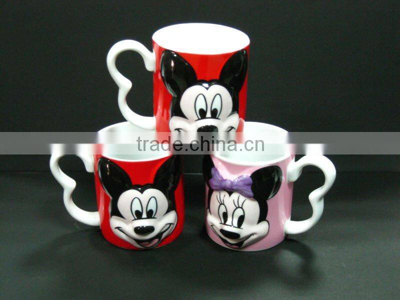 YF18621 embossed porcelain coffee mug with lid