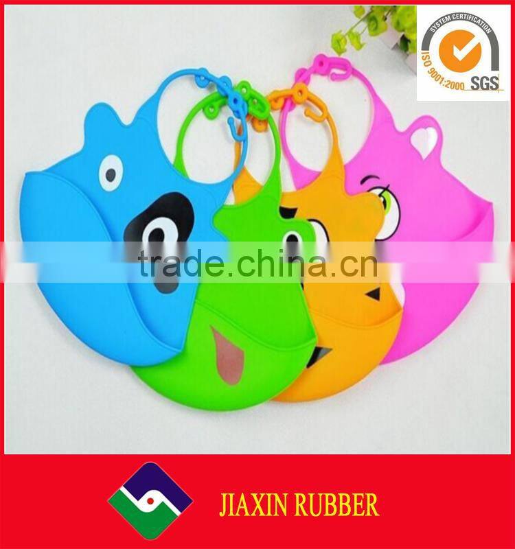China Triangle FDA silicone baby bib custom