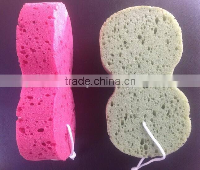 "8" shaped cleaning sponge used for washing the car