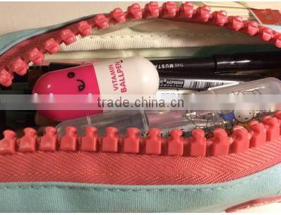 2015 Cheap pencil case with big zipper for promotion