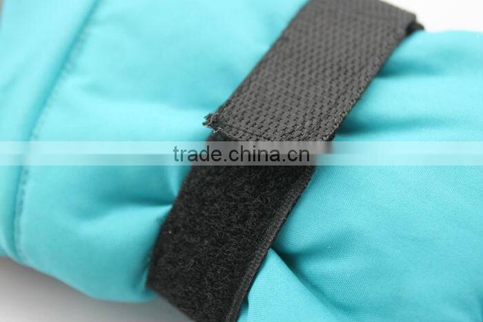 Ski gloves winter sport keep warm riding gloves, comfortable and cheap gloves