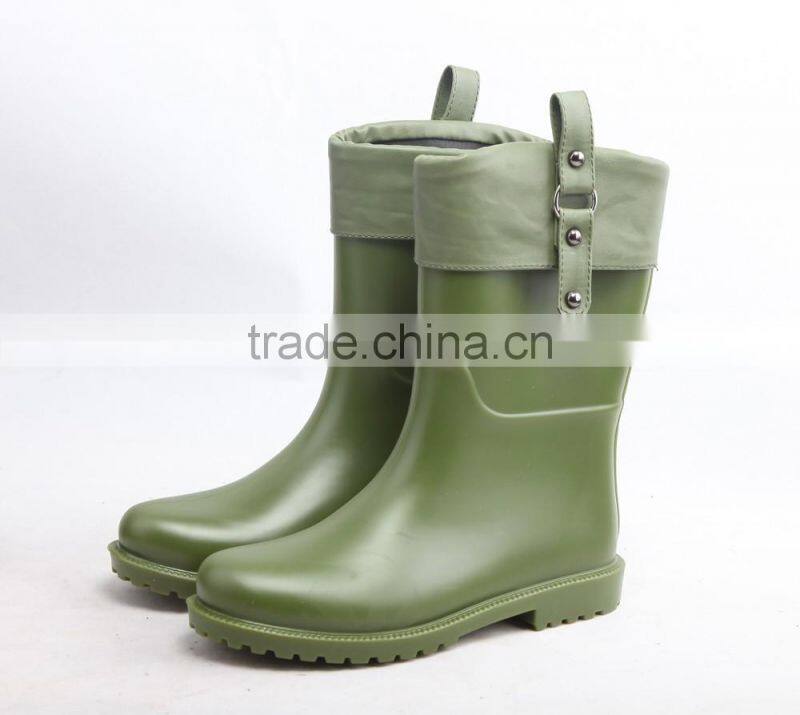 mid-tube style women flat shoes pvc rain boots